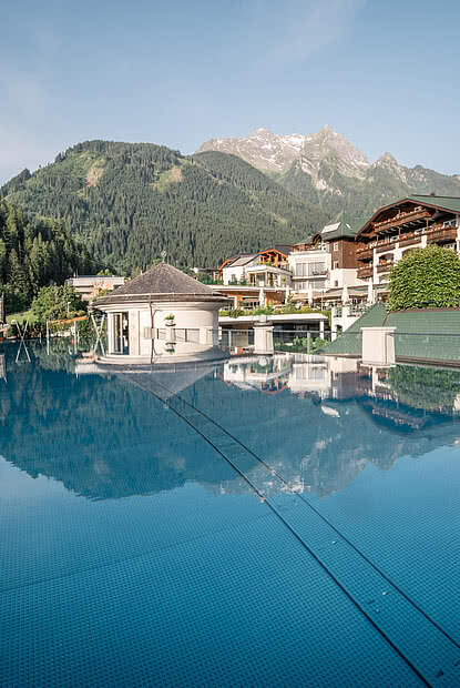 Outdoor pool in the 5-Star Wellness Hotel STOCK resort