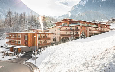 Außenansicht Winter der Team Lodge STOCK resort