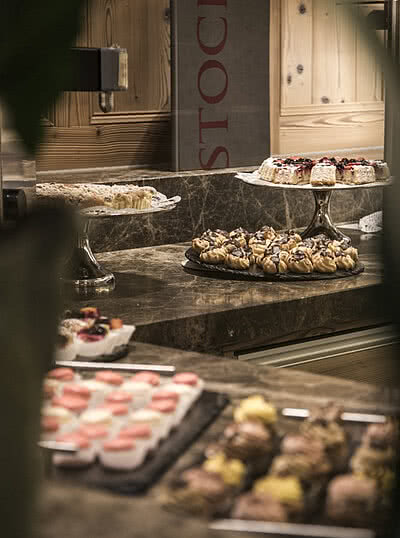 Cake buffet on gourmet holidays in Austria