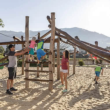 Ein Goldgräberspielplatz im Freizeitpark in Zell am Ziller