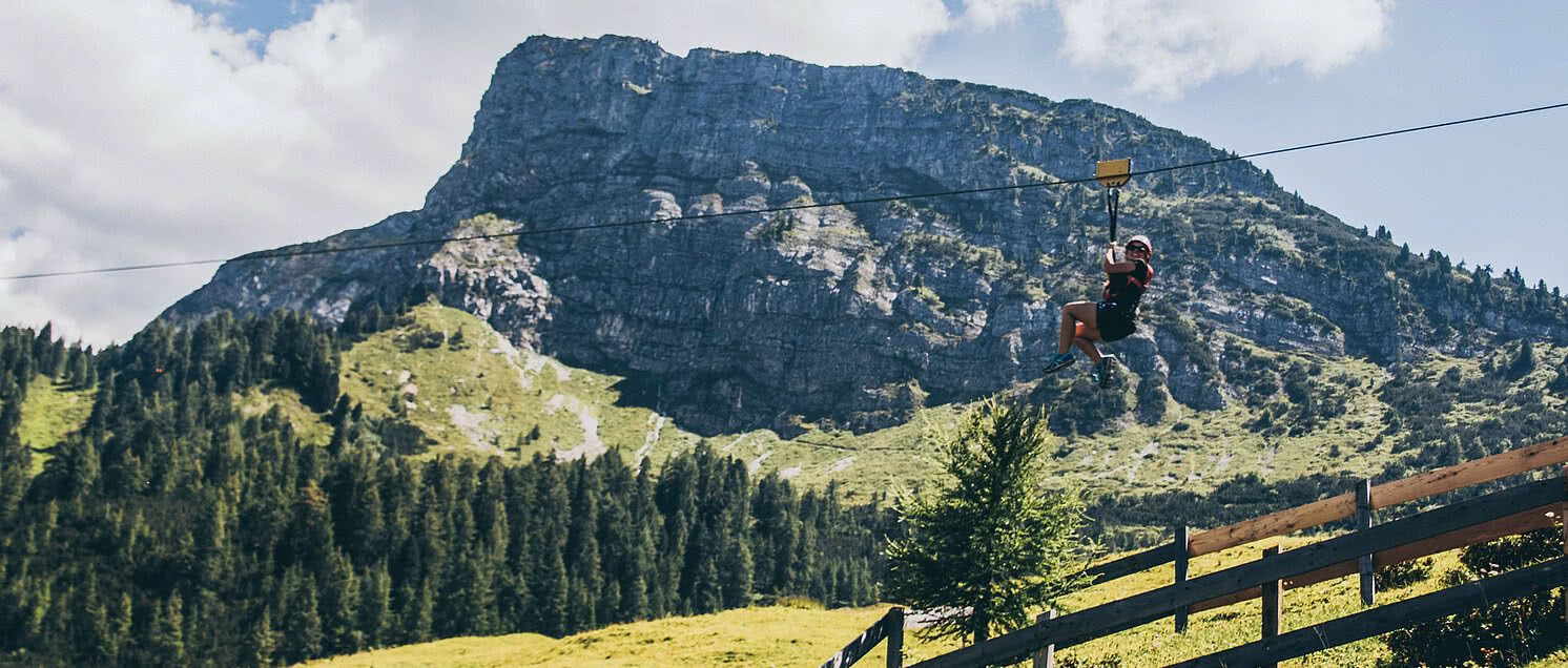 Eine Person auf dem Almflieger Gerlosstein