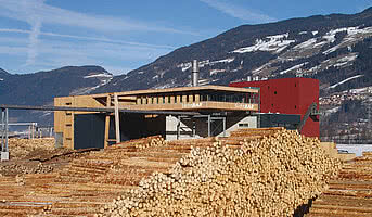 Außenansicht von der Holzerlebniswelt in Fügen