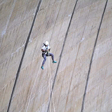 Giant swing at Schlegeis 131 via ferrata