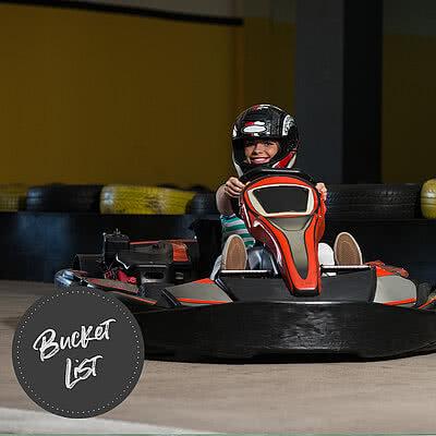 Rennspaß pur auf der @kartbahn_innsbruck! Schnall dich an für das ultimative Fahrerlebnis auf der schnellsten Indoor-Kartbahn des Landes.