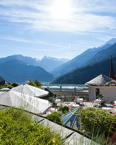 Wer hat Lust auf ein exklusives Sommererlebnis und Aussichten wie diese? Dann jetzt buchen und URLAUB genießen.