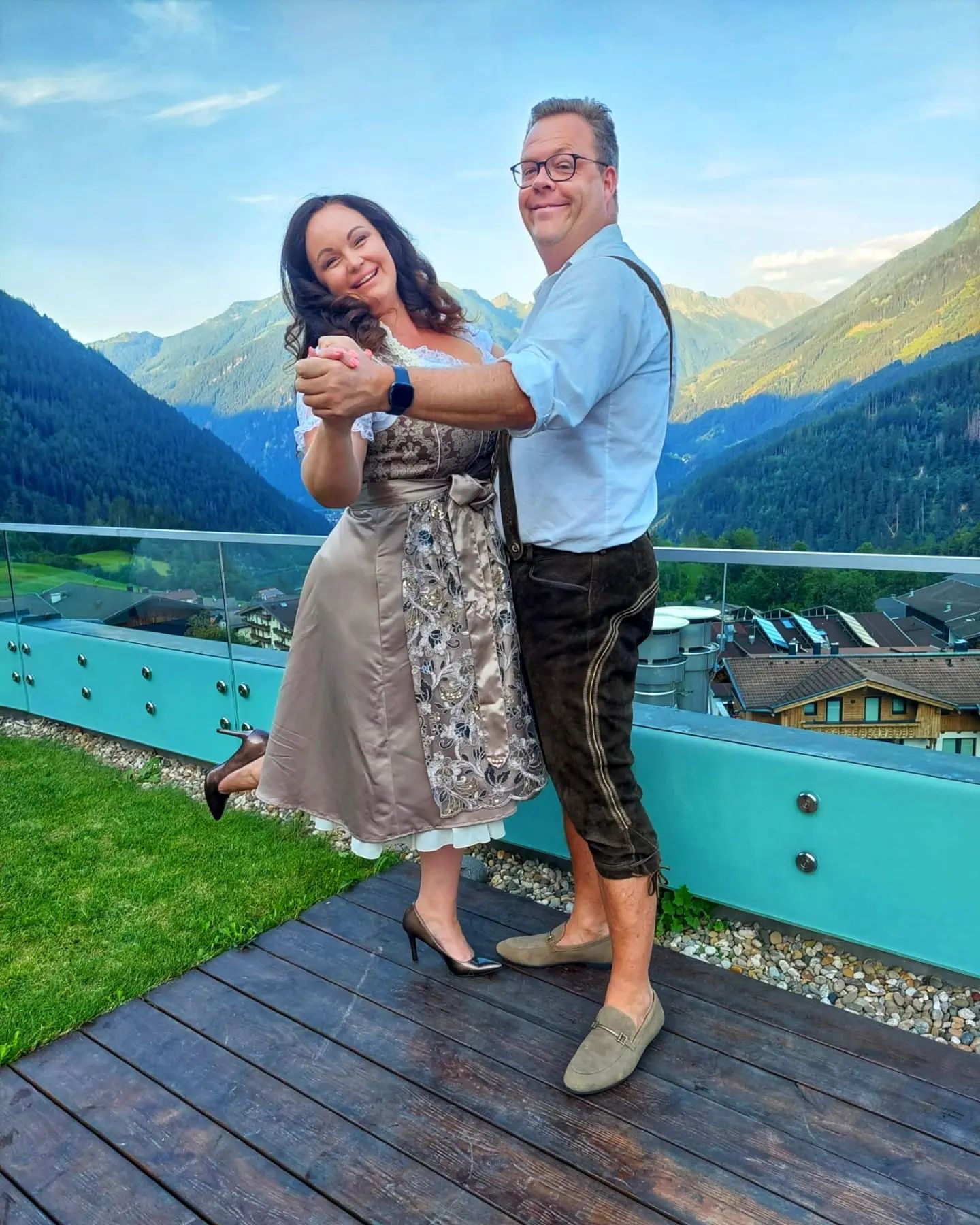 Dance into the night with me... #stockfeeling #einfachgluecklich #stockresort #dance #dirndl #happy #finkenberg #mayerhofen #vacation #alps #bergliebe #alpen #alpenliebe #plussize ...